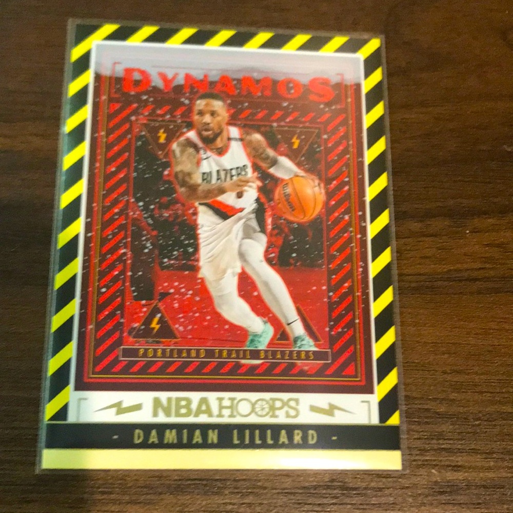 2023 Panini dynamos NBA hoops dominant Lillard card